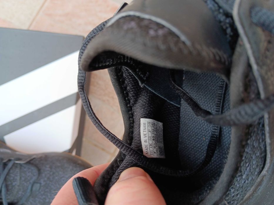 Маратонки    Адидас