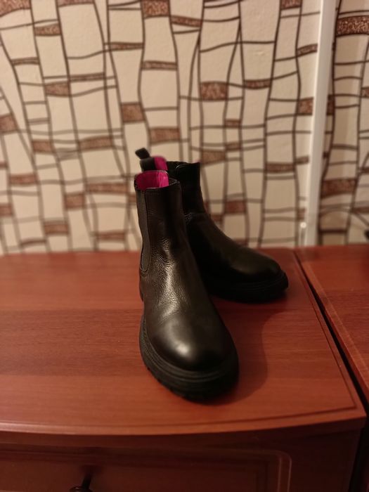 Продам ботинки Челси