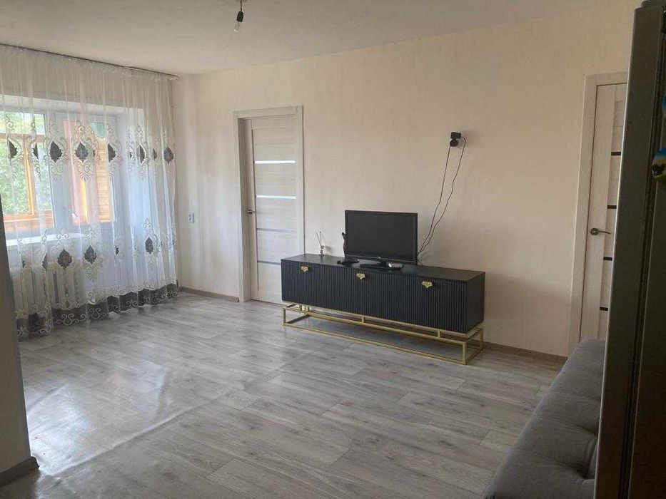 продам 2-х ком. квартиру в центре города