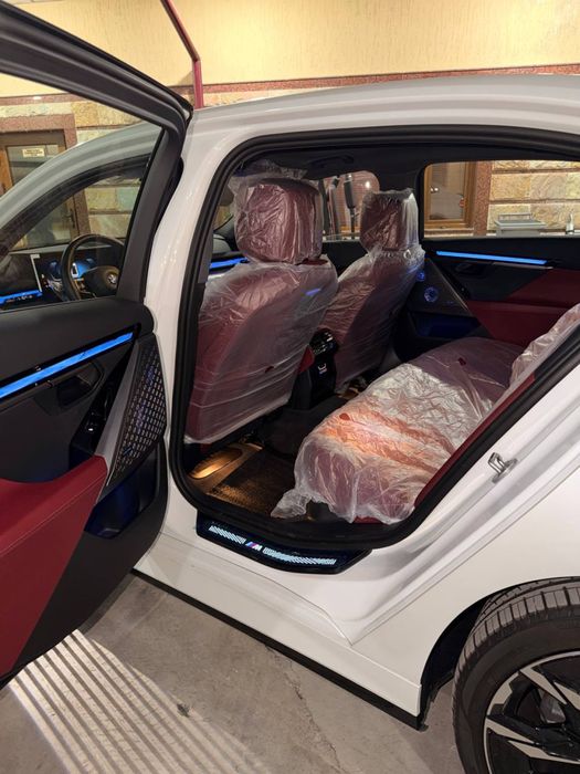 BMW i5 35L 2025 bez probeg