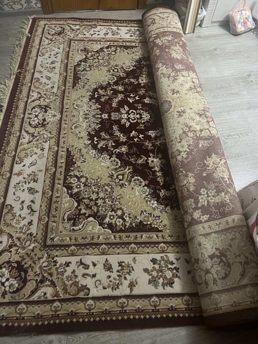 Продается ковер.