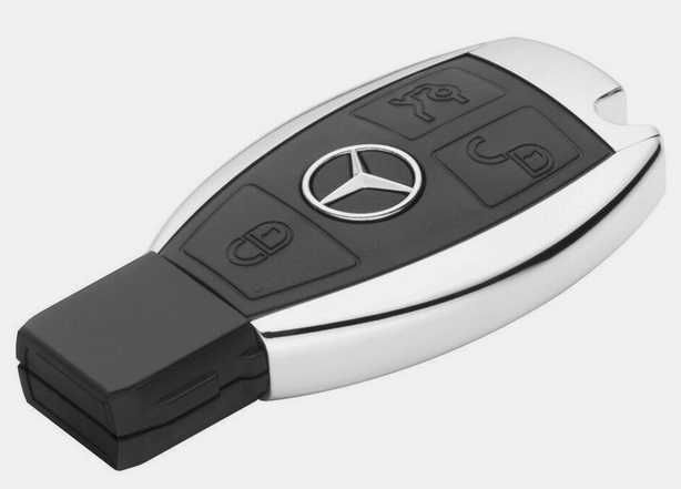 USB 2.0 sub forma de cheie MERCEDES 128GB Nou ambalat!