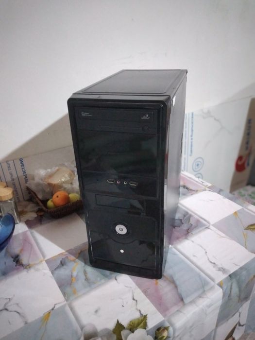 Core i5 3450, GTX650, HDD 500gb.