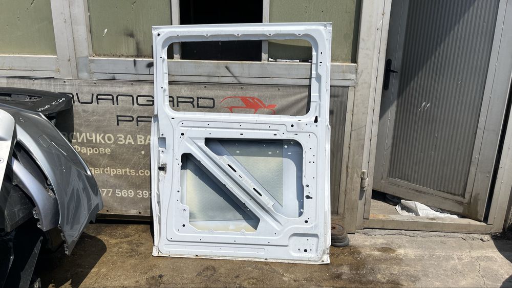 4 броя задна дясна и 1 брой задна лява врата Mercedes Vito W447