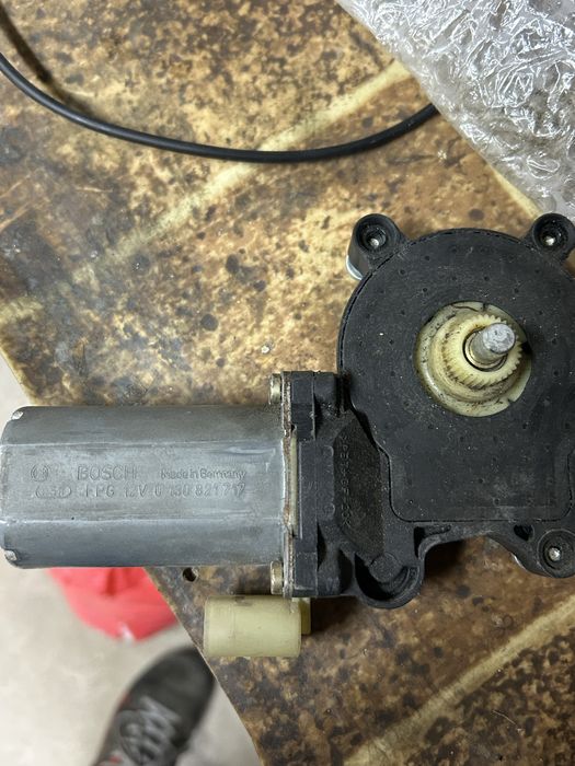 Болтове датчик партроник моторче стъкла BMW E53