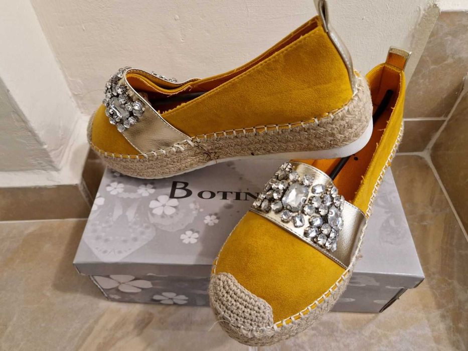 Спортни дамски обувки