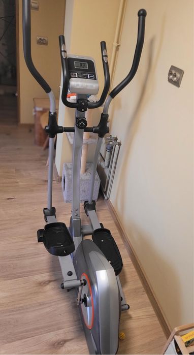 Bicicleta eliptica magnetica FitTronic® 601E, volanta 9 kg, greutate suportata 120 kg