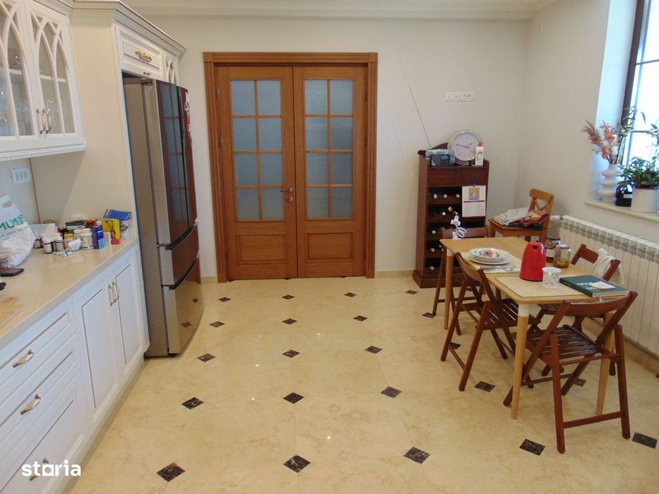 FARA COMISIOANE padure Vila LUX cu 7 camere 4 bai 2 terase pe 1600mp