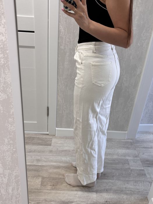 Продам женские джинсы