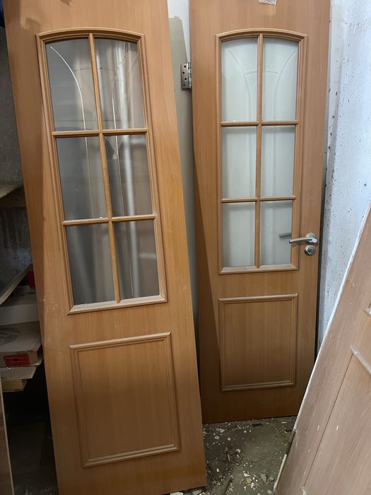 Двери межкомнатные б/у
