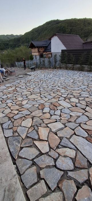 Vând Piatră sau Montez