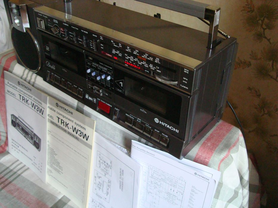 HITACHI - Trk -W3W. Made in Japan - 1985 год.