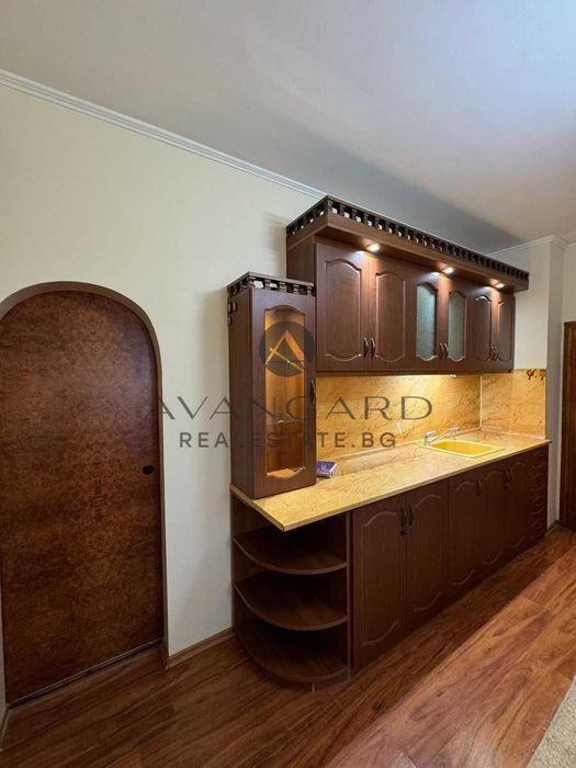 Продава се Тристаен апартамент в Пловдив, Тракия - 60 кв.м за 2210 €/кв.м - Снимка #2