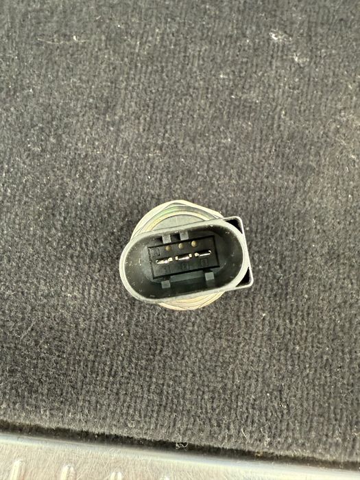 Датчик на налягане гориво за Mercedes w204 om 646