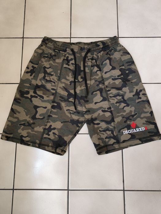 Камуфлажни или сиви памучни къси панталони