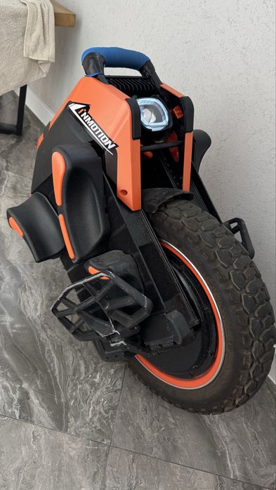 Продам моноколесо Inmotion V14