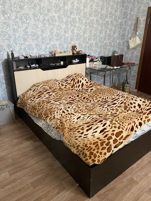 Продам двухспальную кровать