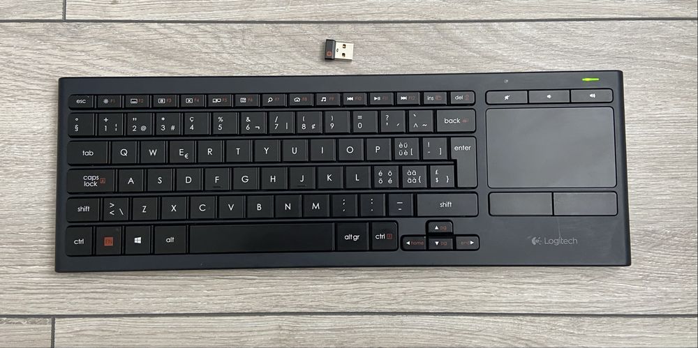 Tastatura Logitech Illuminated Living Room K830