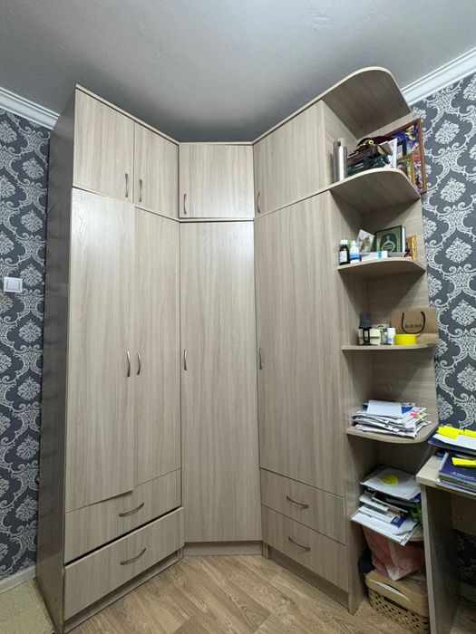 Угловой шкаф срочно