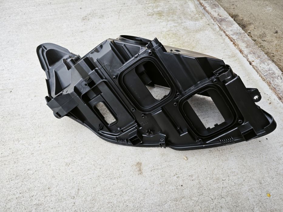 Корпус ляв фар  Мерцедес w221 фейс