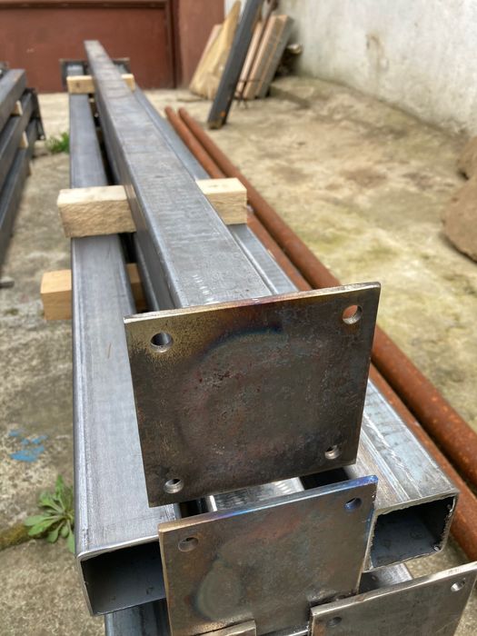 Оградни колчета от метал