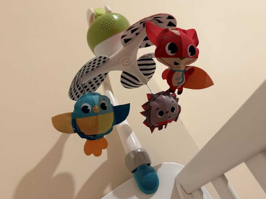 Музикална въртележка за кошара + подарък комплект нови бодита подарък