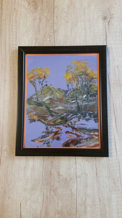 Много красив пейзаж, рисуван с маслени бои. В черна рамка със стъкло.