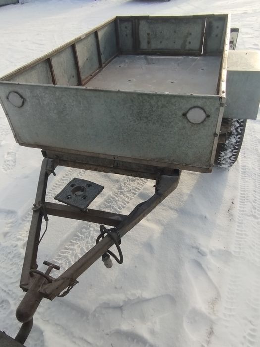 Прицеп легковой,самосвальный.