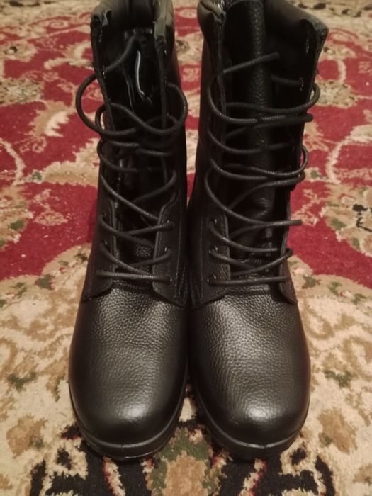 Продам зимние берцы