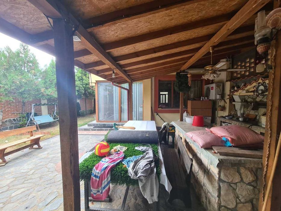 Двуетажна къща в кв.Кенана,град Хасково