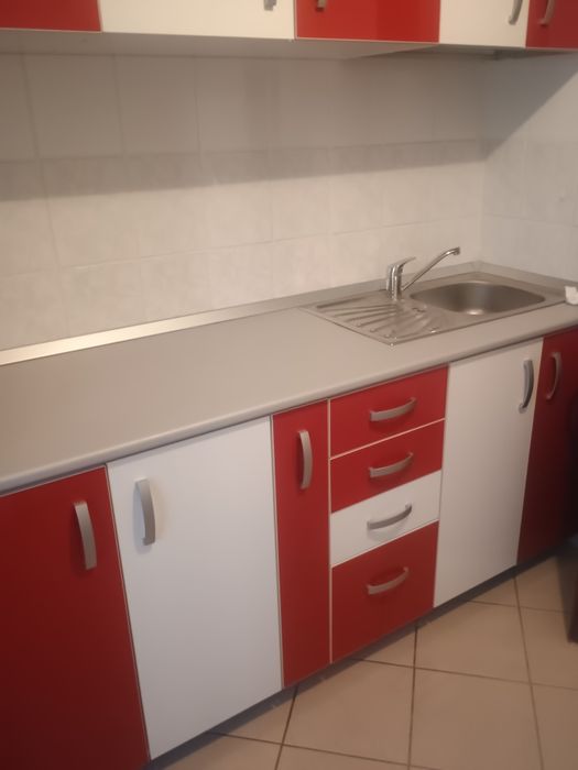 Închiriez apartament cu doua camere