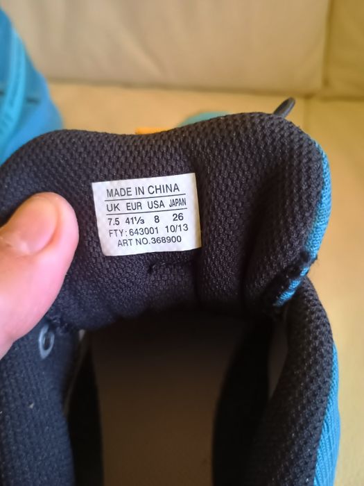 Vând pantofi sport Salmon LT Speedy Cross.