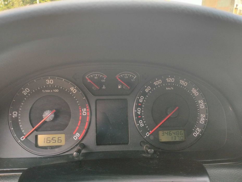 Vând Skoda Superb