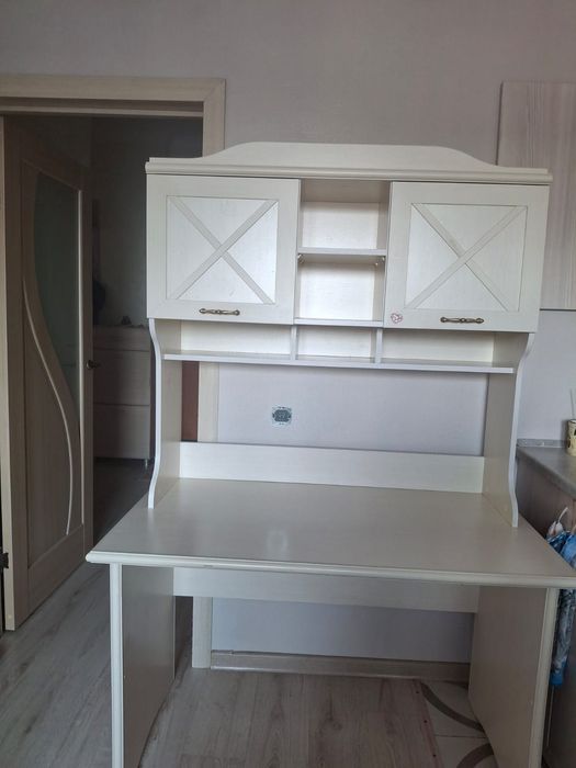 Продам письменный стол