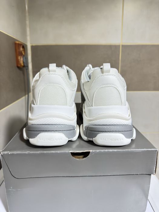 Balenciaga Triple S - White and Grey - 42/43/44