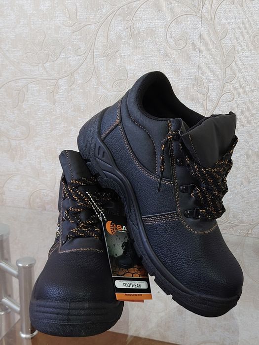 Продам  ботинки "спецобувь"