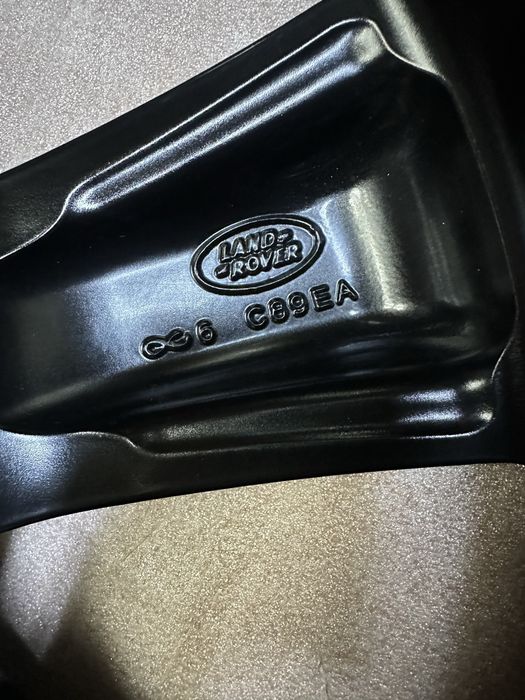 Jante Originale Land Rover DEFENDER pe 22 cu anv. vara !