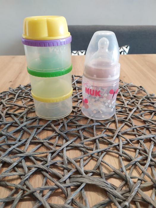 Шишета Avent с подаръци към комплекта