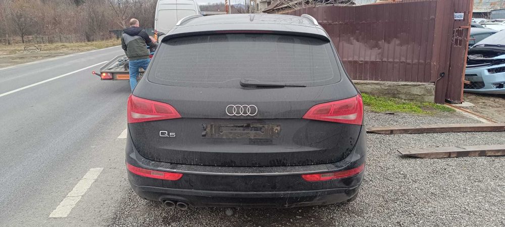 Dezmembrez Audi Q5 Quattro 2.0Tdi 2010