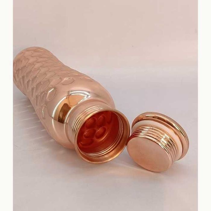 Нова медна бутилка, 100% чист мед, Голям капацитет от 950ml, Diamond pattern релефен дизайн, Медна капачка с херметично затваряне, Внос от Индия