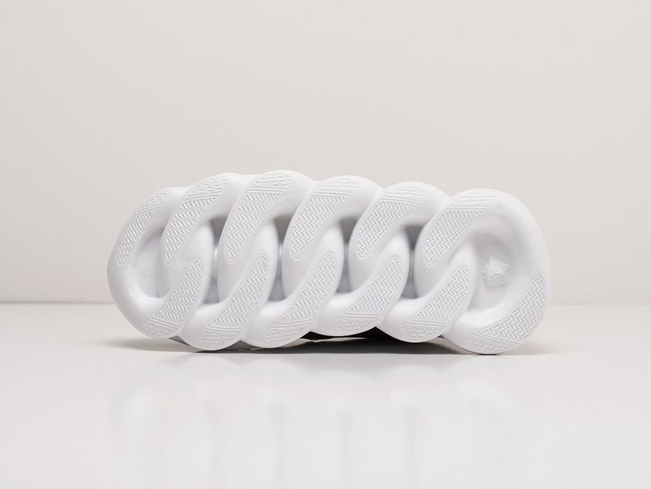 Versace Chain Reaction