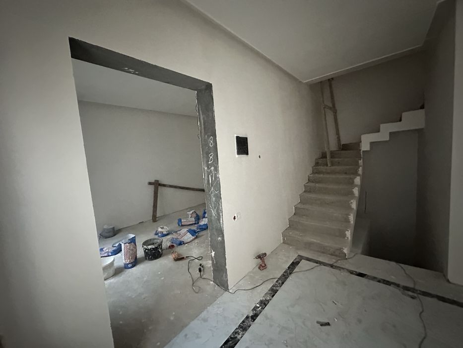 Продается 1.3 сотки 5хонали евроремонт Коттедж Массив куйлюк 4 Сергели