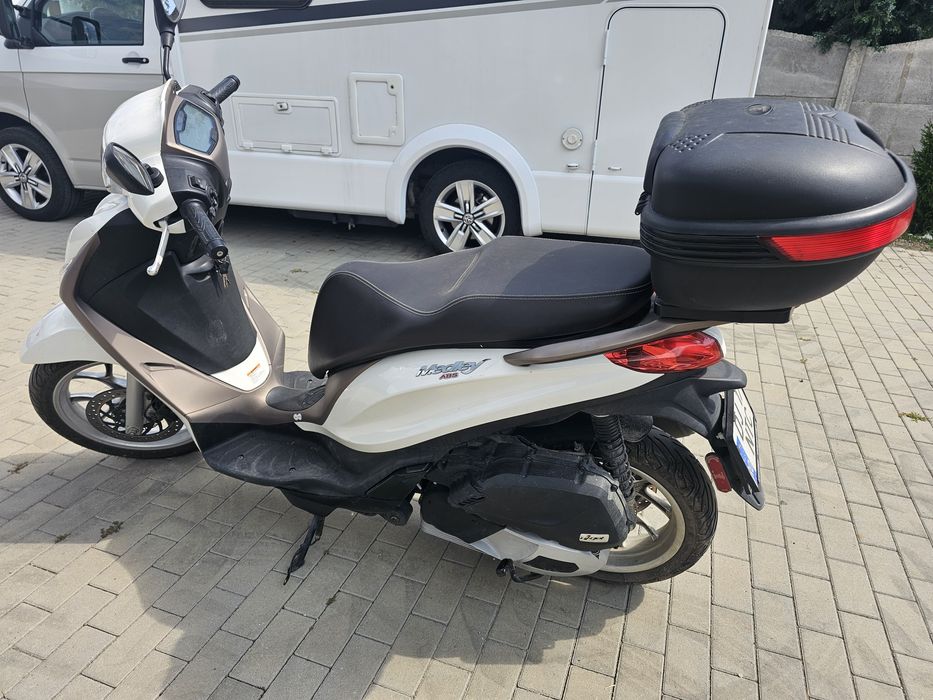 Scuter Piaggio Medley 125 cc, 15 cp, 2023 luna 12