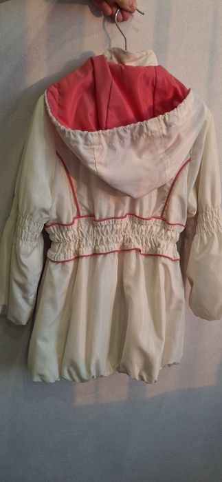 Продам куртку детскую