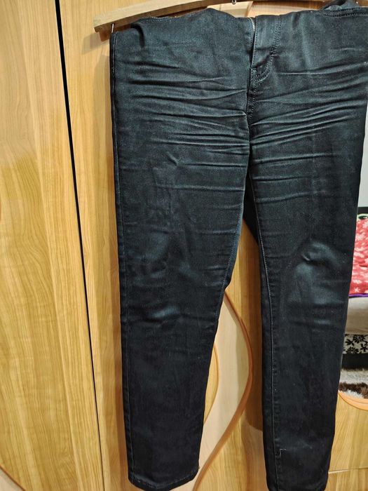 Pantalogi blugi negri drepti - dama