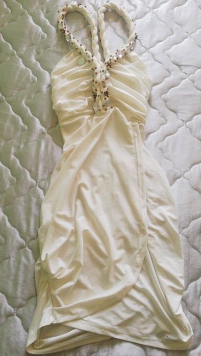 Продавам две рокли