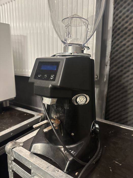 Râșniță espresso italiano, Espressor profesional REGINA