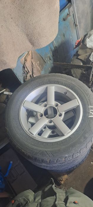 Продам летнюю резину 215/65/R16