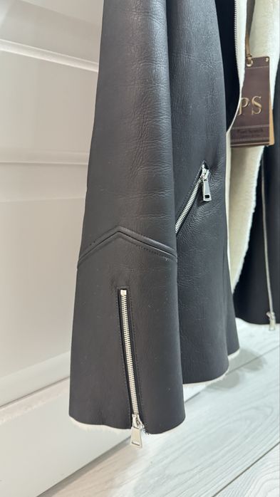 Продам кожанную дубленку