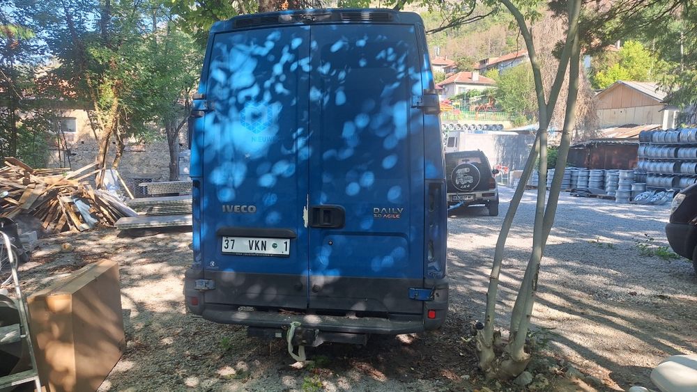 Ивеко 35S18 на части...